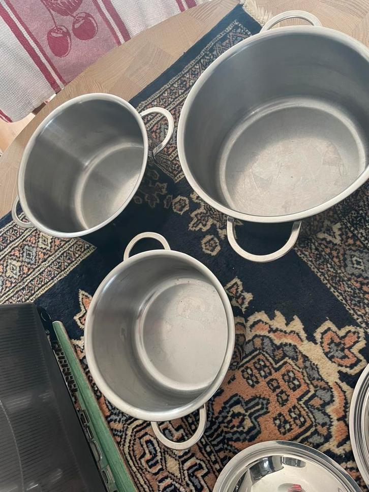 Pannenset, Huis en Inrichting, Keuken | Servies, Zo goed als nieuw, Bord(en), Overige stijlen, Porselein, Ophalen