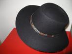 Zwarte hoed, Kleding | Dames, Hoeden en Petten, Ophalen of Verzenden, Zo goed als nieuw, One size fits all