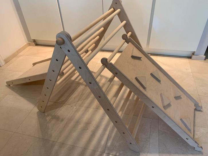 Zeer mooie Pikler driehoek met glijbaan en klimwand, Kinderen en Baby's, Speelgoed | Houten speelgoed, Zo goed als nieuw, Ophalen