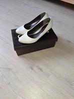 Witte dames pumps maat 39, Ophalen of Verzenden, Zo goed als nieuw, Wit