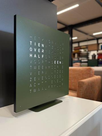 Nieuw Qlocktwo Earth Olive Green Woordklok Design Klok 45 beschikbaar voor biedingen