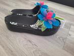 Crocs slippers, Ophalen of Verzenden, Zo goed als nieuw, Sneakers of Gympen