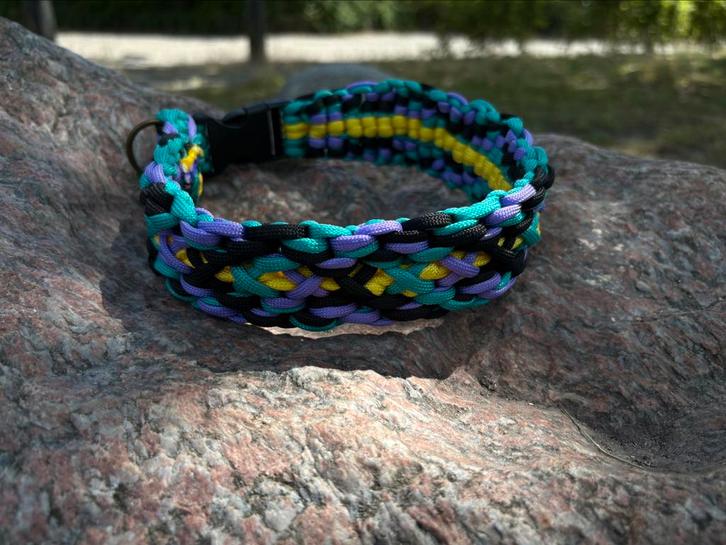 Handgemaakte honden halsband, Dieren en Toebehoren, Hondenhalsbanden en Penningen, Nieuw, Handgemaakt, Ophalen of Verzenden