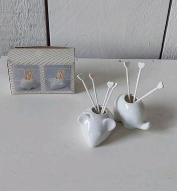 Houdertje voor prikkertjes of tandenstokers. Vintage beschikbaar voor biedingen