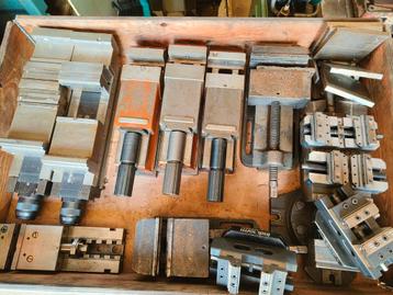 Partij machineklemmen  beschikbaar voor biedingen