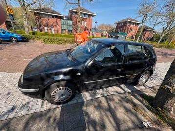 Volkswagen Golf 1.6 74KW 1998 Zwart beschikbaar voor biedingen