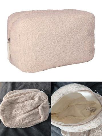 Lekker zacht teddy toilet tasje in kleur beige crème nieuw  beschikbaar voor biedingen