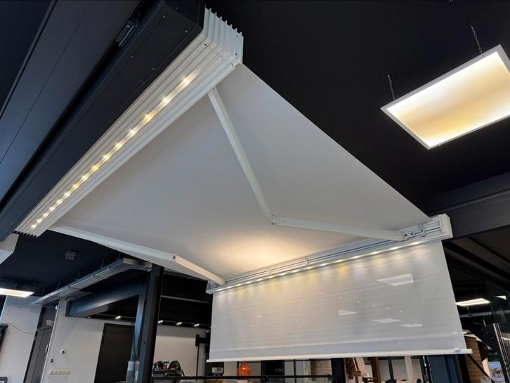 Knikarmscherm zonnescherm zware kwaliteit LED elektrisch, Tuin en Terras, Zonneschermen, Nieuw, Knikarmscherm, 150 tot 300 cm