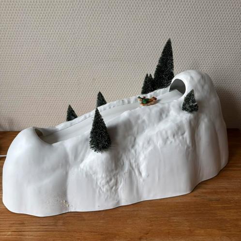 Department 56 Animated Sledding Hill 56.52645, Slee Heuvel, Diversen, Kerst, Zo goed als nieuw, Ophalen of Verzenden