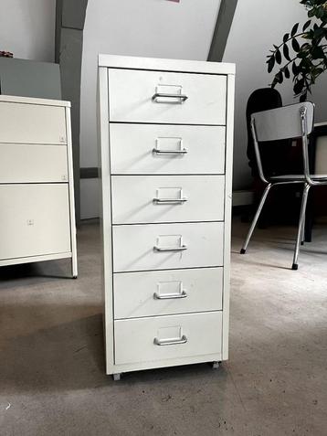 Bureaukastje / ladekastje / archiefkast beschikbaar voor biedingen