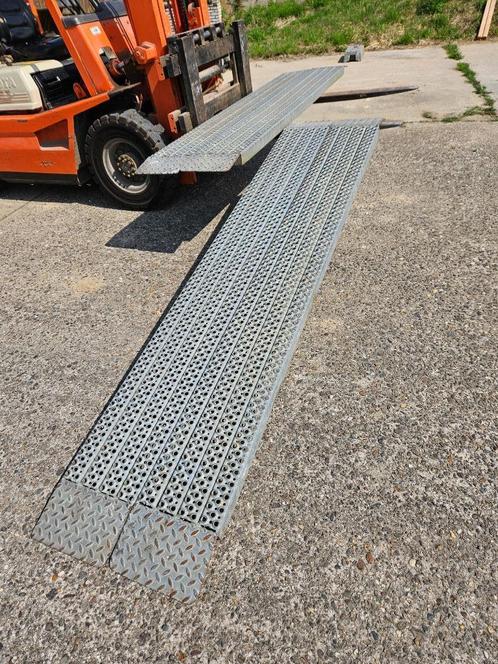 4 st. zeer stevige verzinkt stalen oprijplaten 250 cm, Doe-het-zelf en Verbouw, Metalen, Gebruikt, IJzer, Ophalen