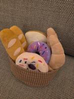 Mandje met knuffels bakkerij brood, croissant en donut, Ophalen of Verzenden, Zo goed als nieuw, Overige typen