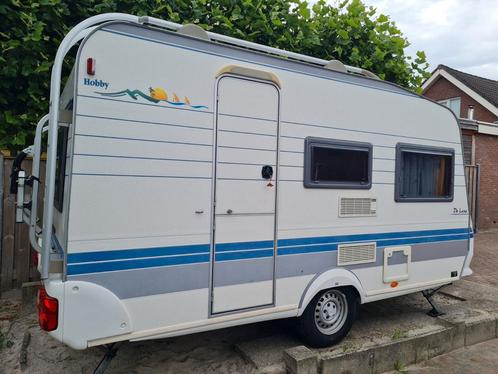 Hobby de Luxe Easy 400 kb 2001, Caravans en Kamperen, Caravans, Particulier, tot en met 4, 750 - 1000 kg, Treinzit, Hobby, Dwarsbed