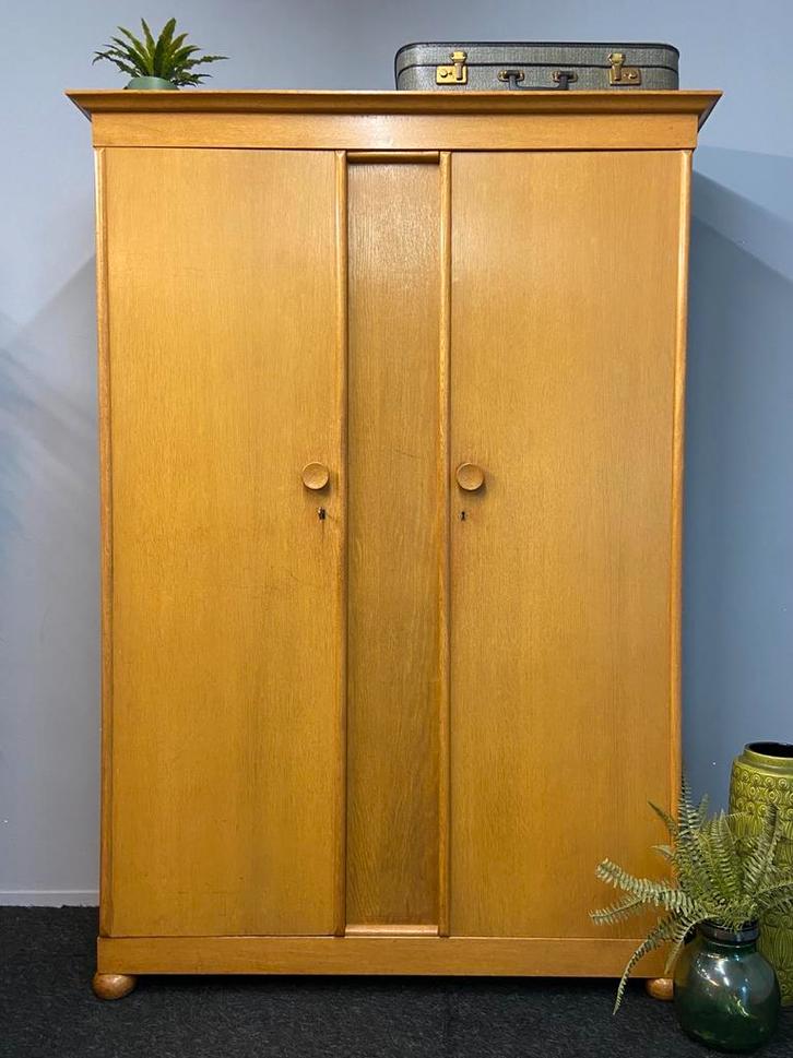 Vintage 2-deurs linnenkast jaren 50/60 retro Midcentury kast, Kinderen en Baby's, Kinderkamer | Commodes en Kasten, Gebruikt, Ophalen