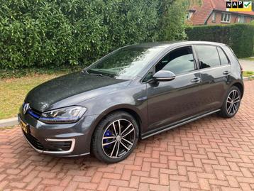 Volkswagen Golf 1.4 TSI GTE perfect onderhouden mooie auto 1 beschikbaar voor biedingen