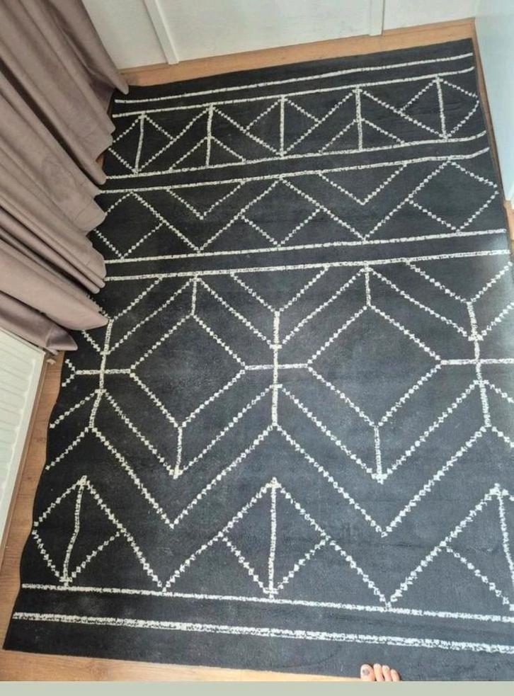 Boho-style  Zwart-wit vloerkleed, recent gereinigd, Huis en Inrichting, Stoffering | Vloerbedekking, Zo goed als nieuw, Tapijt