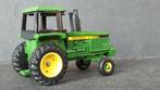 John Deere Tractor 1:64 Ertl Pol, Hobby en Vrije tijd, Modelauto's | Overige schalen, Ophalen of Verzenden, Zo goed als nieuw