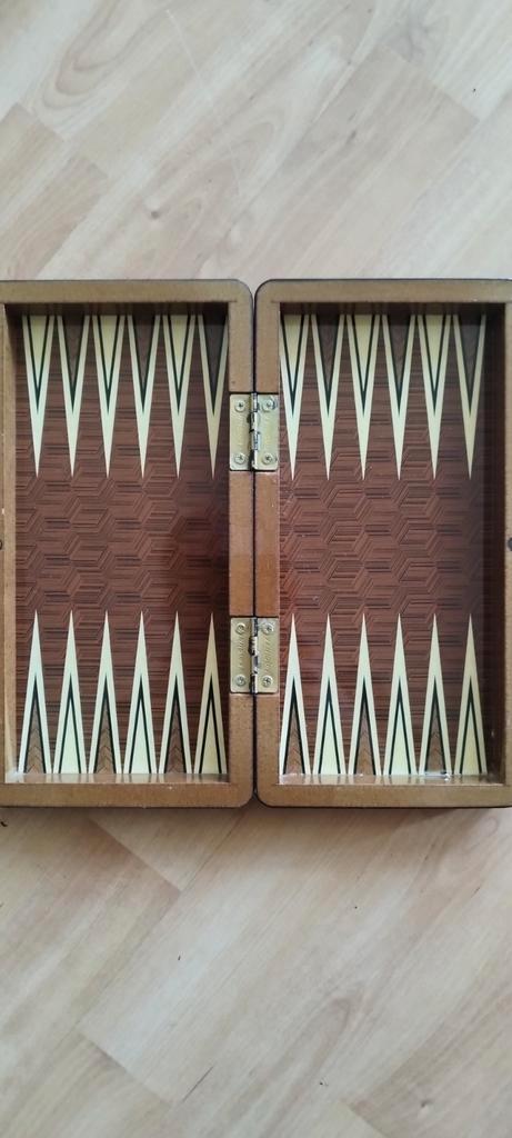 Backgammon en schaakbord, Hobby en Vrije tijd, Gezelschapsspellen | Bordspellen, Nieuw, Ophalen of Verzenden