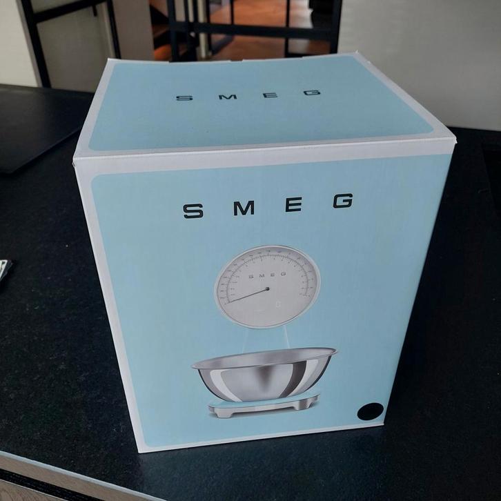 SMEG - Weegschaal Digitaal Jaren 50 Zwart, Huis en Inrichting, Badkamer | Badtextiel en Accessoires, Nieuw, Overige typen, Zwart