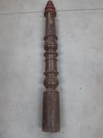 Antieke houten trapbaluster ( begin) ossenbloedrode kleur, Ophalen of Verzenden