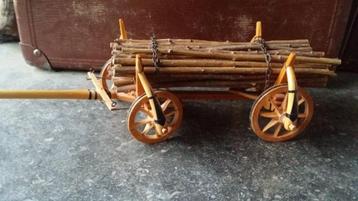 Antieke vintage wagen speelgoed bosbouw kar beschikbaar voor biedingen