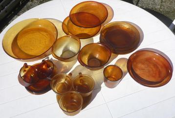 Vintage Sierra Arcoroc Servies Amber Borden Kopjes Schaal beschikbaar voor biedingen