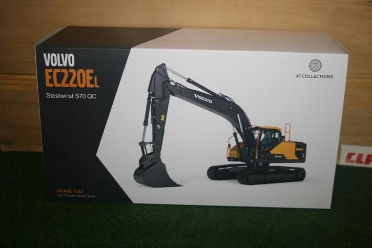 Boeryes: Volvo EC220E Track Excavator van AT-Collections, Hobby en Vrije tijd, Modelauto's | 1:32, Nieuw, Tractor of Landbouw