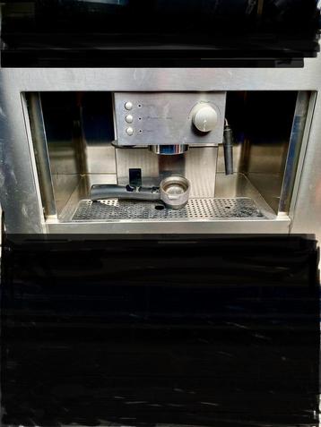 Whirlpool inbouw koffiemachine beschikbaar voor biedingen