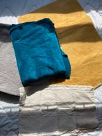 2 grote plaids, sierkussensloop, vloerkleedje [Set van 4], Huis en Inrichting, Woonaccessoires | Plaids en Woondekens, Ophalen