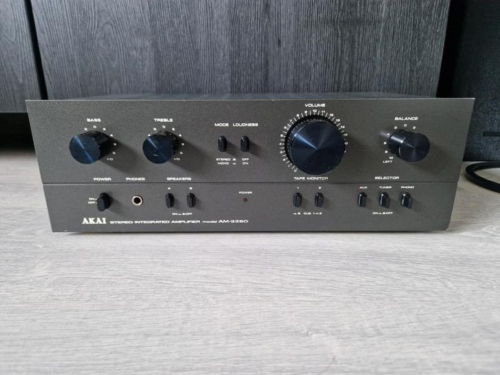 Akai AM-2250 vintage versterker/amplifier (met defect), Audio, Tv en Foto, Versterkers en Receivers, Minder dan 60 watt, Overige merken