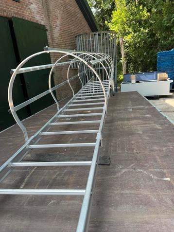 Aluminium kooiladder 6.80 meter hoogte muurtrap 59 cm breed. beschikbaar voor biedingen