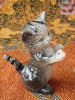 Vintage Goebel beeldje uit Duitsland van poes of kat 7,3 cm., Antiek en Kunst, Ophalen of Verzenden