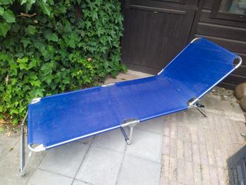 Kampeerbed of stretcher, diverse standen om te zitten of lig beschikbaar voor biedingen