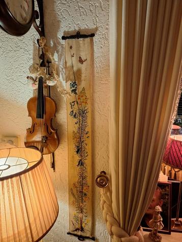 Schellekoord,hand geborduurd. beschikbaar voor biedingen