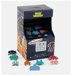 Official Space Invaders Arcade Collectors 8 Pin Badge boxed, Verzamelen, Nieuw, Ophalen of Verzenden, Overige onderwerpen