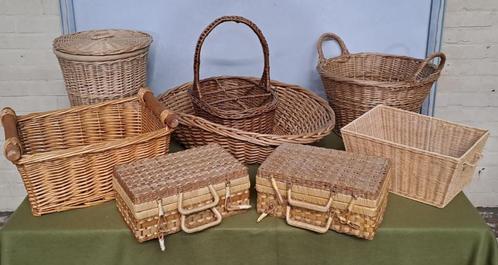Partij van 8 rieten manden, Huis en Inrichting, Woonaccessoires | Schalen en Manden, Gebruikt, Mand, Riet, Ophalen of Verzenden