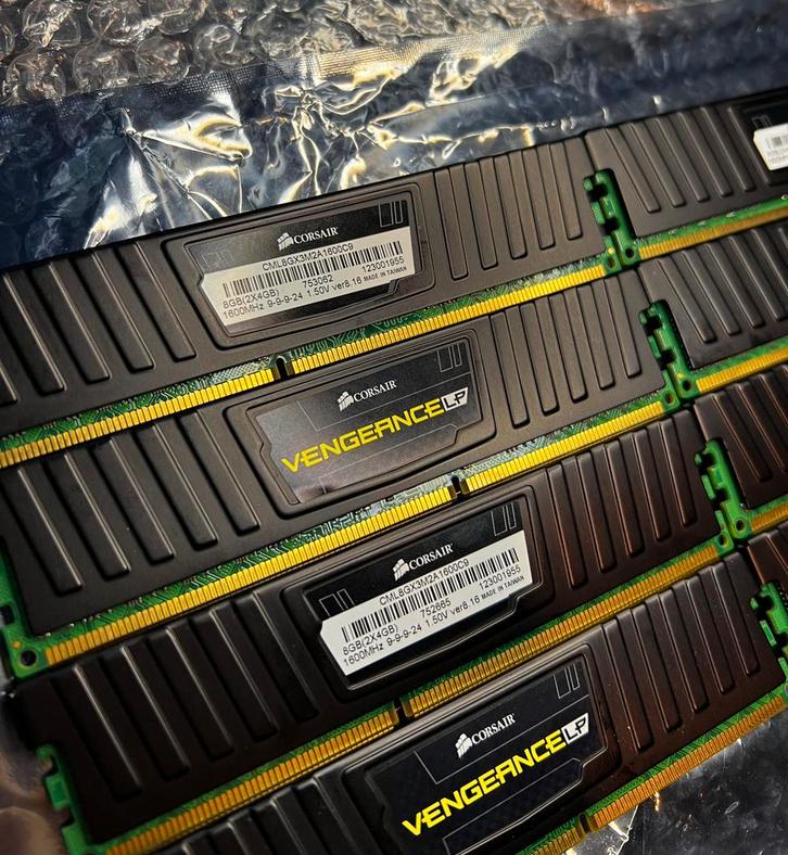 Corsair Vengeance LP DDR3 4GB, 8 stuks 32GB totaal, Computers en Software, RAM geheugen, Zo goed als nieuw, Desktop, 32 GB, DDR3