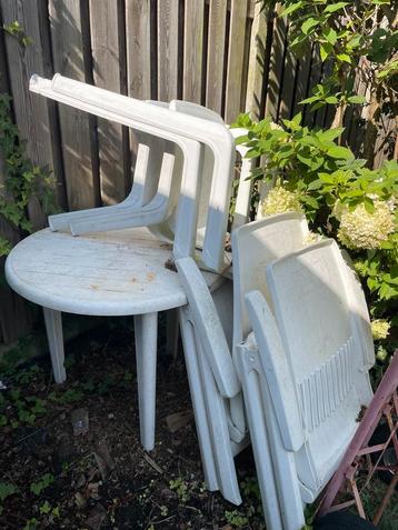 Gratis hartman stoelen tafel beschikbaar voor biedingen