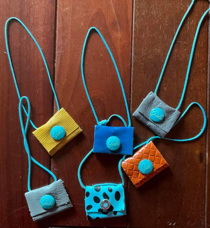 6 Gabs Mini Aanhangsels Leer Notitieblokje, Sieraden, Tassen en Uiterlijk, Tassen | Damestassen, Zo goed als nieuw, Overige typen