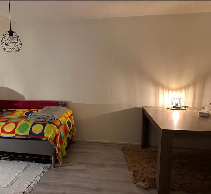 Ikea Espevär boxspring bed, Huis en Inrichting, Slaapkamer | Bedden, Zo goed als nieuw, Eenpersoons, 90 cm, 200 cm, Hout, Grijs