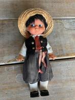 Vintage pop Spanje souvenir. Jongen stro hoed. Klederdracht., Ophalen, Zo goed als nieuw, Pop
