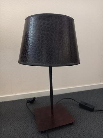2 schermerlampjes in de kleur bruin. beschikbaar voor biedingen