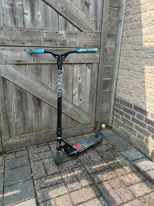 Custom stuntstep (ook in losse onderdelen te koop), Fietsen en Brommers, Steps, Zo goed als nieuw, Gewone step, Ophalen of Verzenden