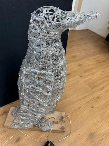 Pinquin kerstverlichting buiten beschikbaar voor biedingen