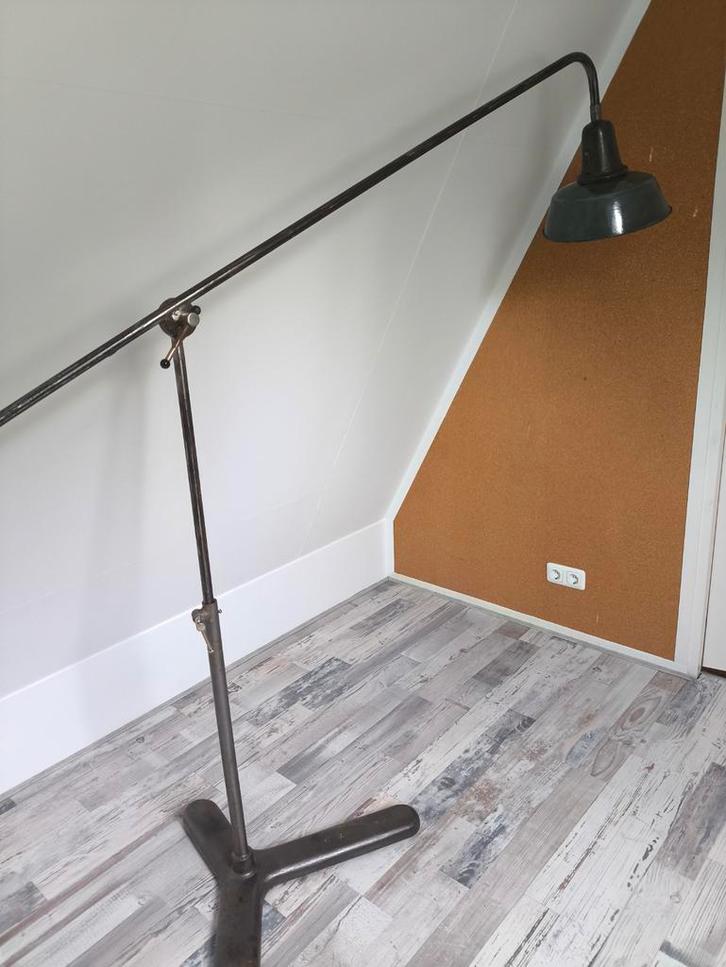 Industriële Vloerlamp -, Antiek en Kunst, Curiosa en Brocante, Ophalen