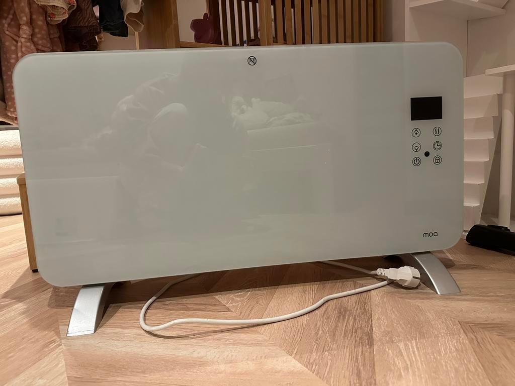 Witte Moa elektrische kachel wifi, evt 2 stuks beschikbaar, Ophalen, Zo goed als nieuw, Elektrisch, Overige soorten