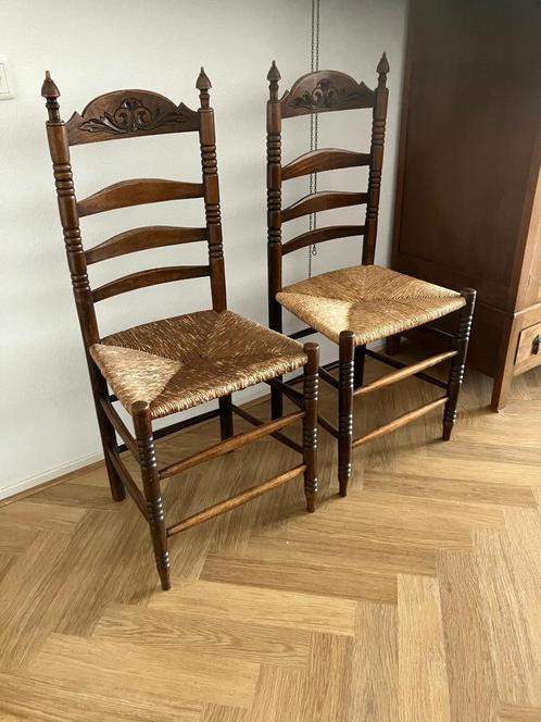 Stoel met biezen zitting 2x, Antiek en Kunst, Antiek | Meubels | Stoelen en Banken, Ophalen