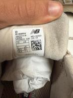 beige  new balance schoenen, Ophalen of Verzenden, Zo goed als nieuw, Sneakers of Gympen