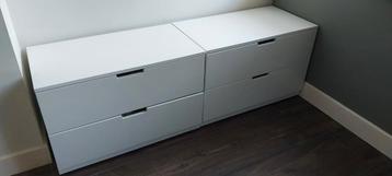 Twee losse ladenkasten te koop ideaal voor speelkamer beschikbaar voor biedingen