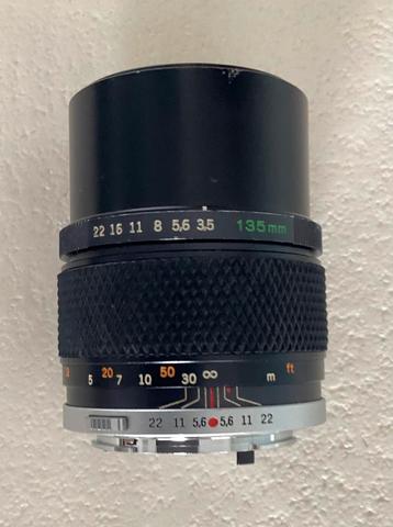 Olympus OM 135mm F3.5 lens beschikbaar voor biedingen